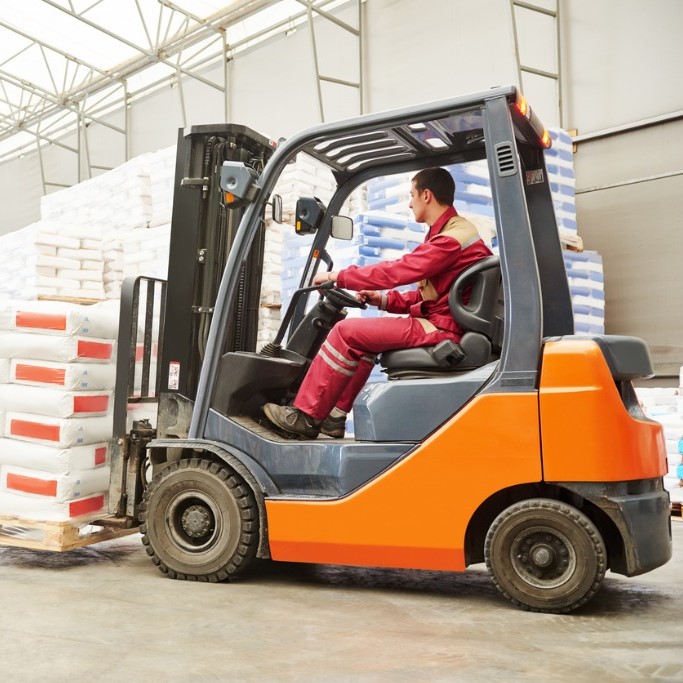 counterbalance truck in factory1